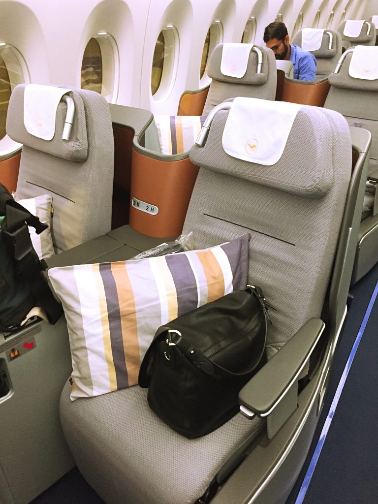 business class lufthansa baggage